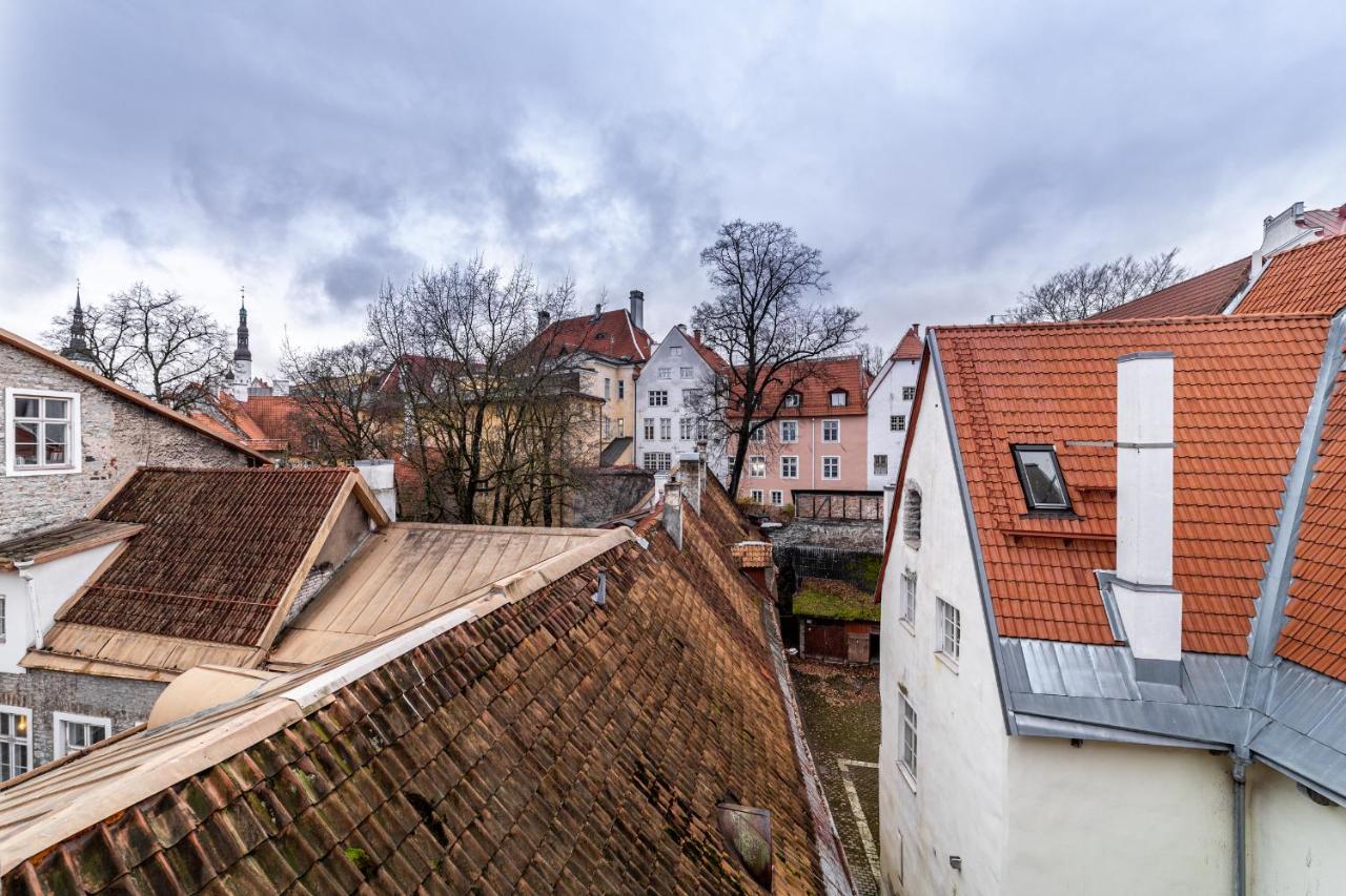 Roofs Of The Old Tallinn Guest House Kültér fotó